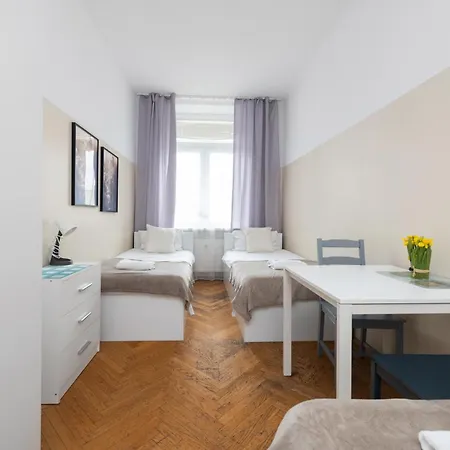 Nearto Main Square Hostel *