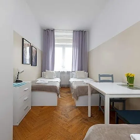 Hostel Nearto Main Square