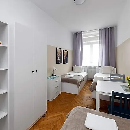 Nearto Main Square Hostel