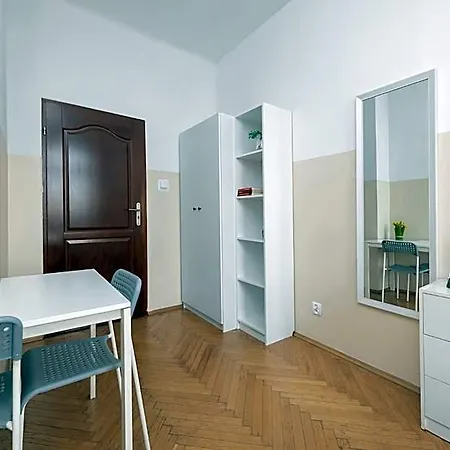 Nearto Main Square Hostel *