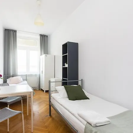 Nearto Main Square Hostel